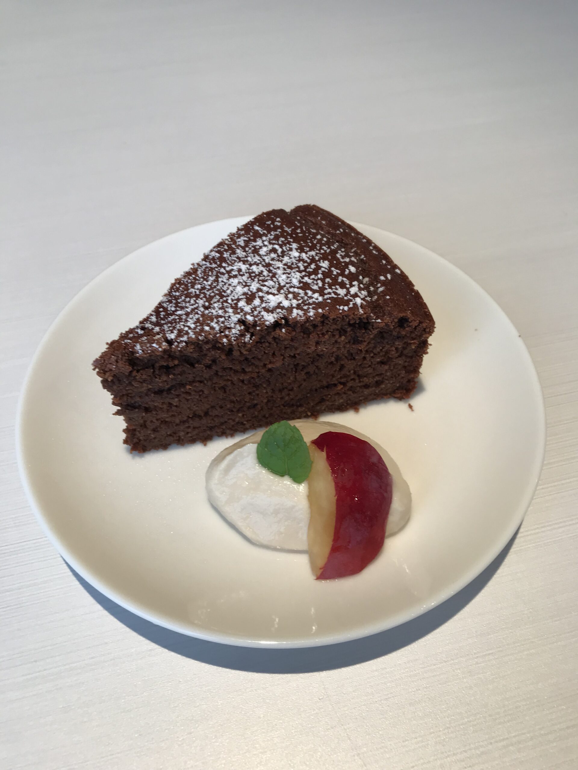 キャロブの米粉ケーキ　豆腐クリーム