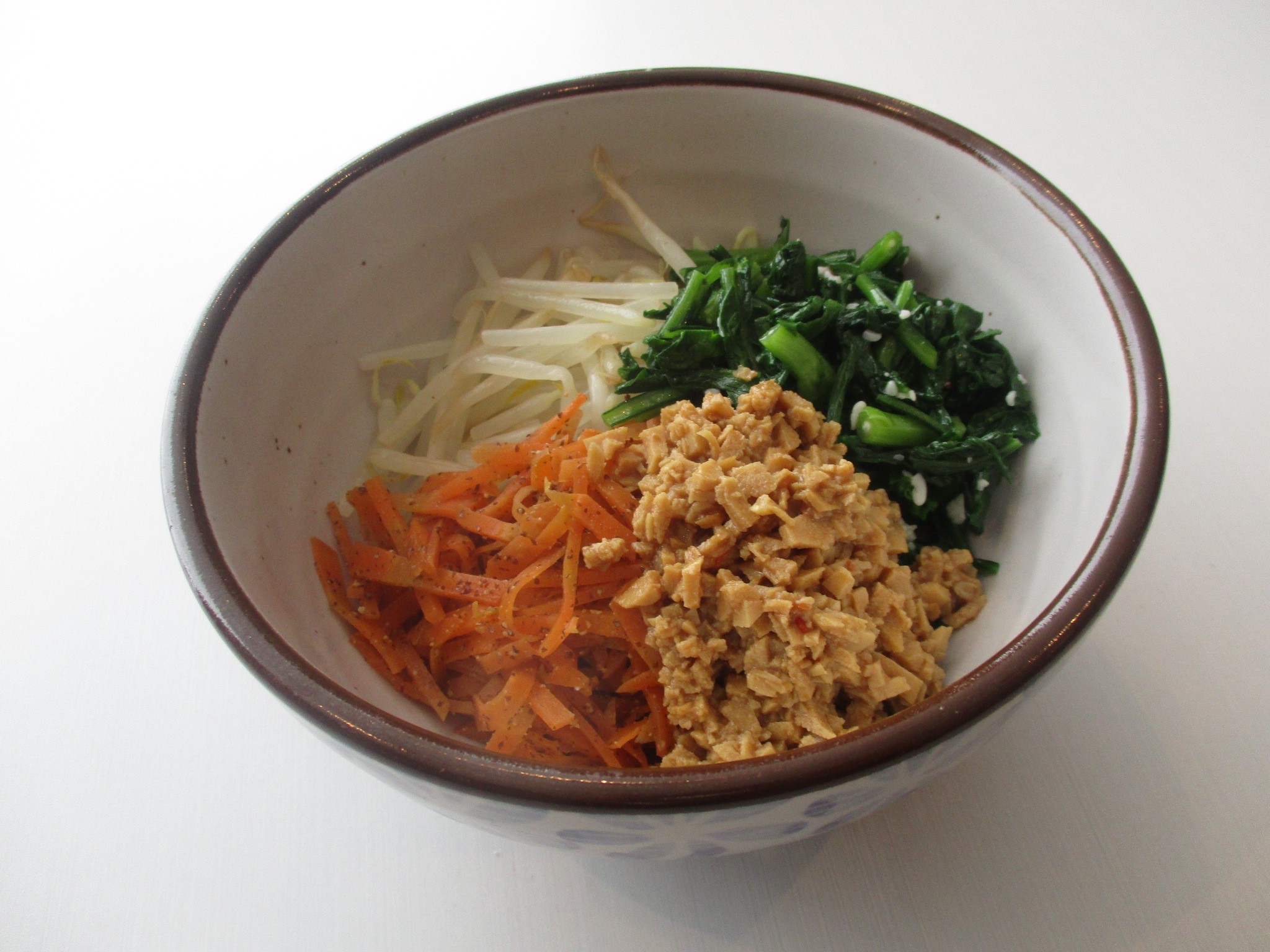高野豆腐のビビンバ丼　生姜玄米ご飯